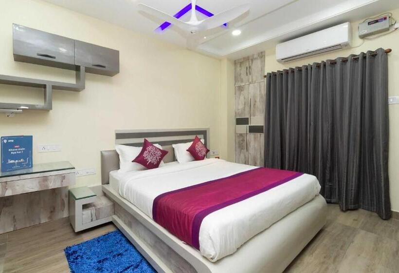 هتل Collection O Aryan Address