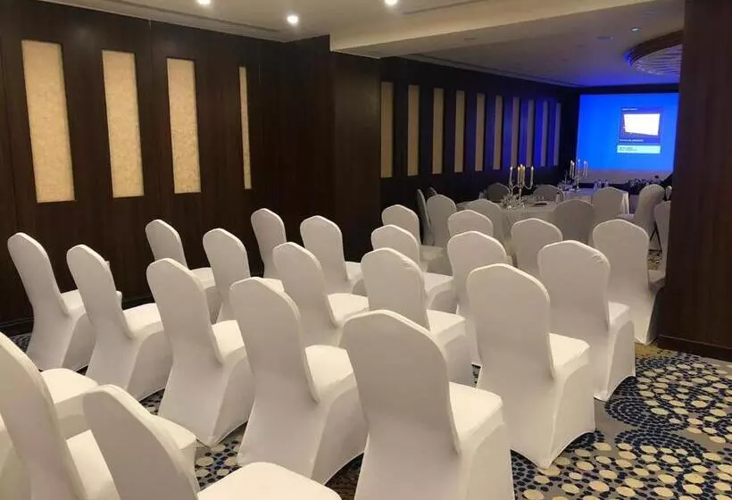 Hotelli Khabti Grand