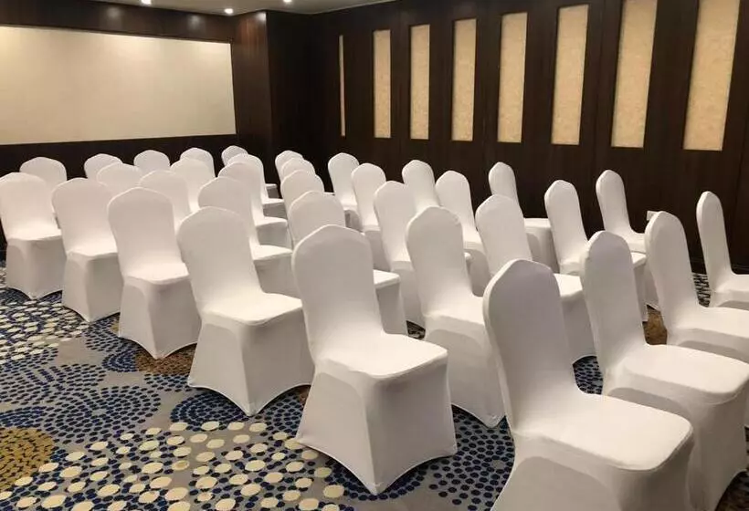 Hotelli Khabti Grand