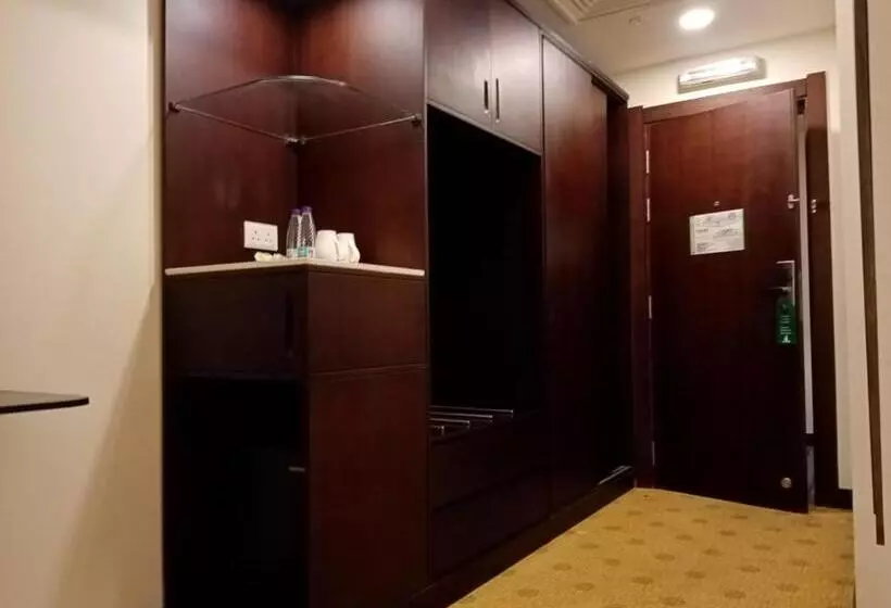 Hotelli Khabti Grand