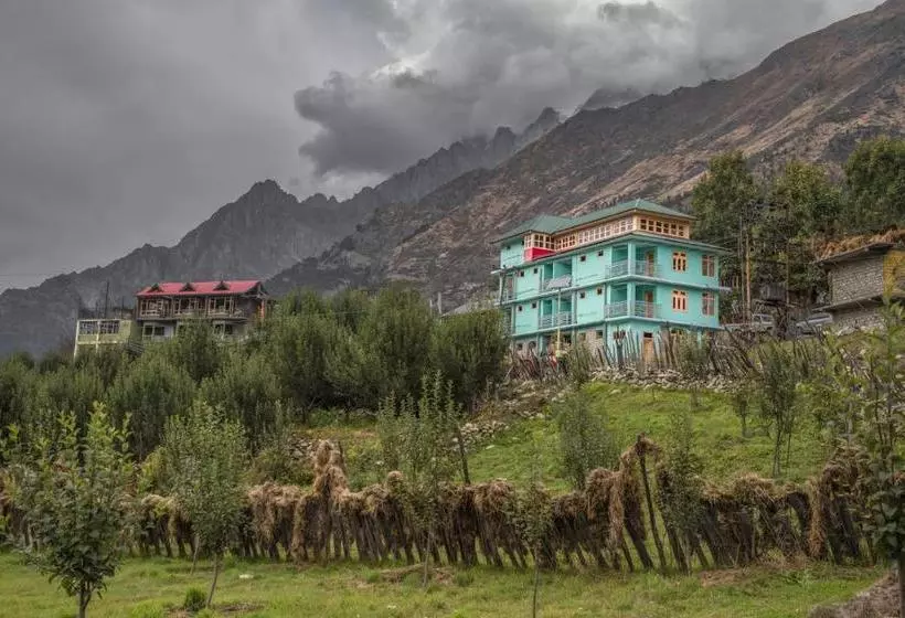 Hotelli Kinnor Retreat