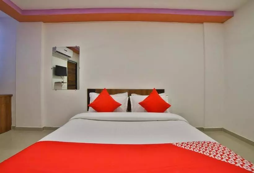 ホテル Oyo 28070 Welcome  And Guest House