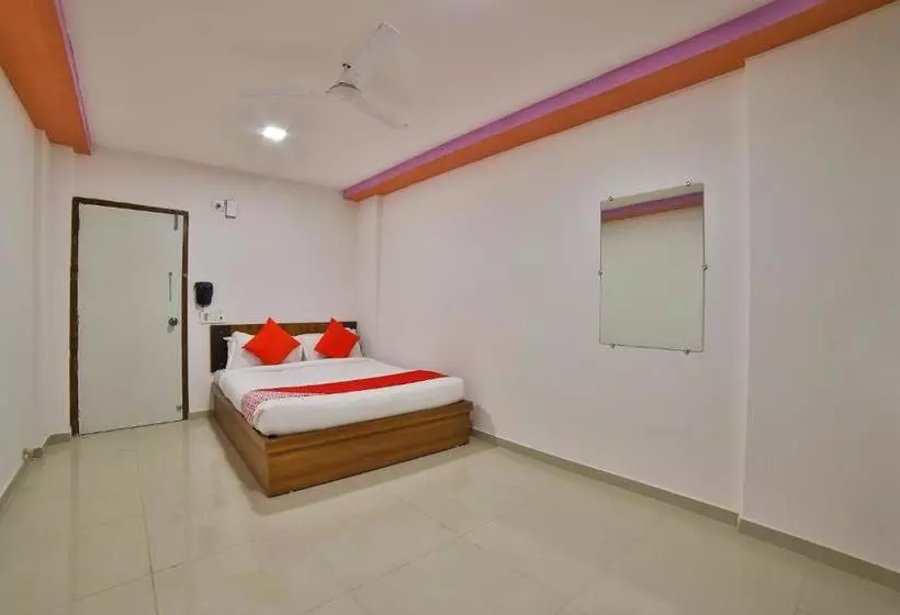 ホテル Oyo 28070 Welcome  And Guest House