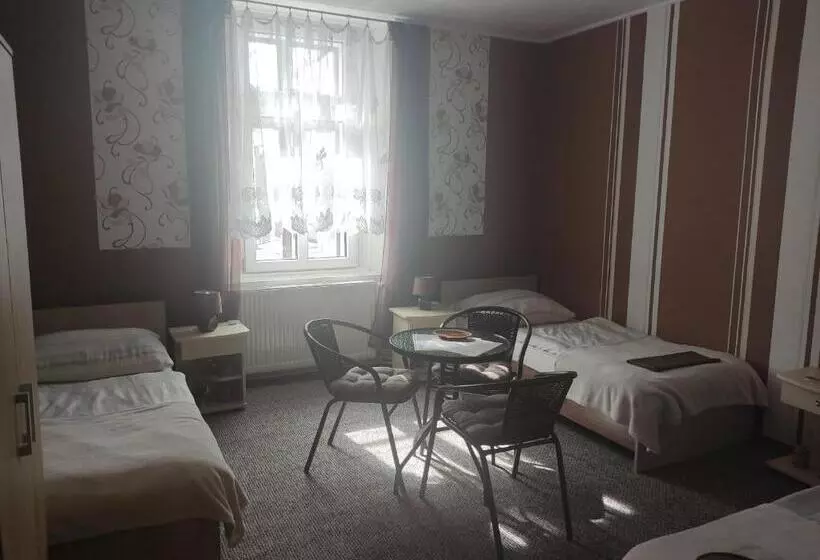 Majatalo Penzion U Soudu