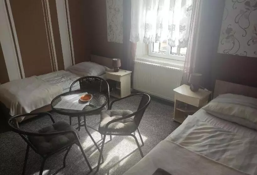 Majatalo Penzion U Soudu