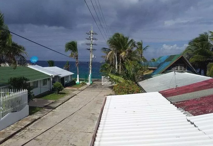 ペンション Posada Green Sea Villa Helen Kilometro 4 Circumbalar