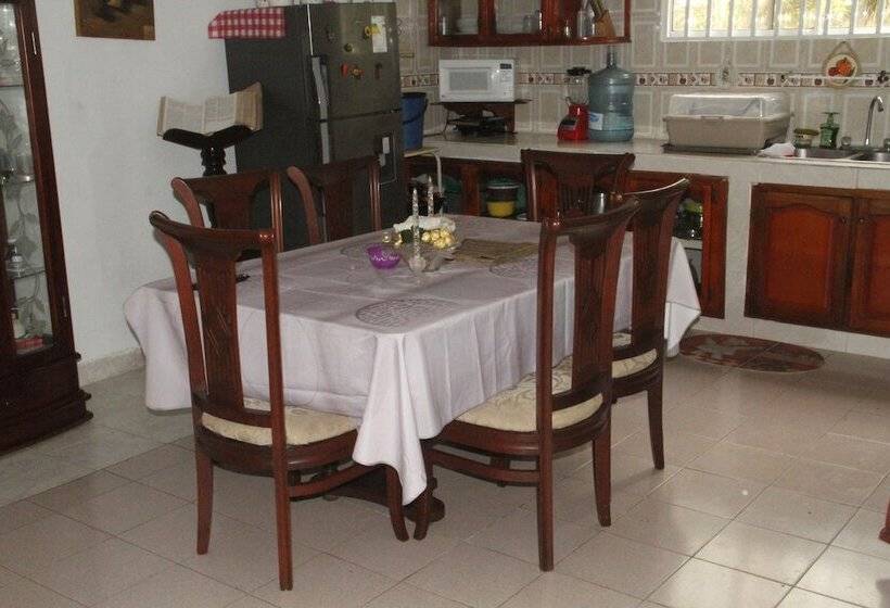 پانسیون Posada Green Sea Villa Helen Kilometro 4 Circumbalar