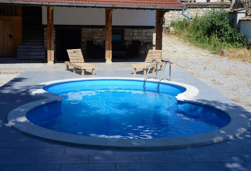 Pensjonat Studio Apartment In Palamartsa