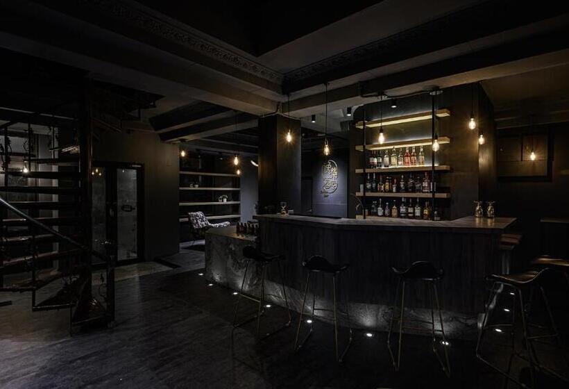 پانسیون Two Easy Inn