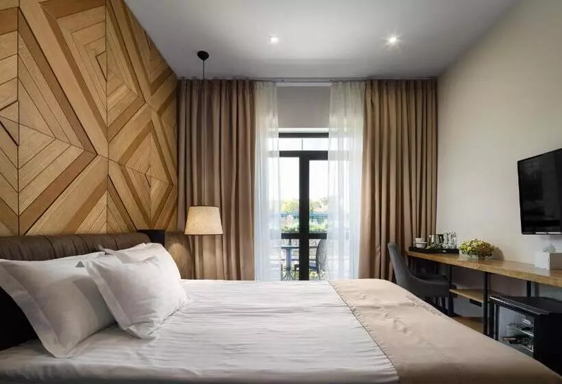 Lomakeskus святий шарбель