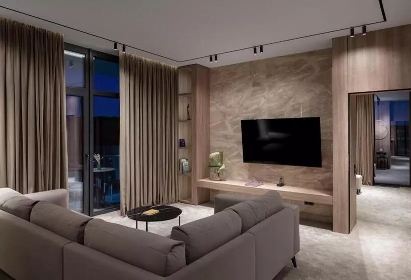 Lomakeskus святий шарбель