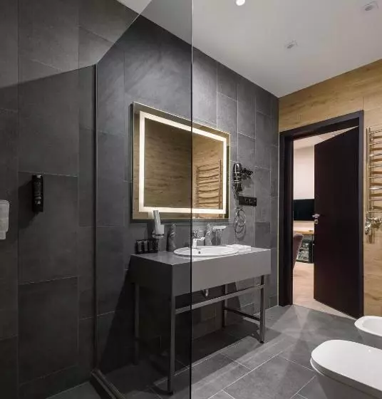 Lomakeskus святий шарбель