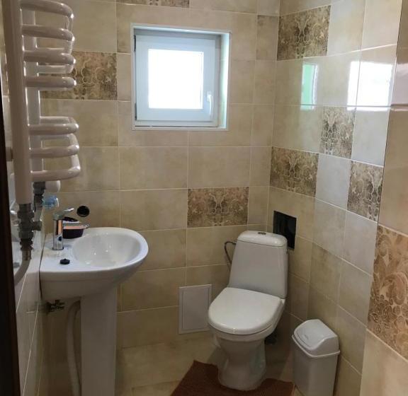 住宿加早餐  лідія