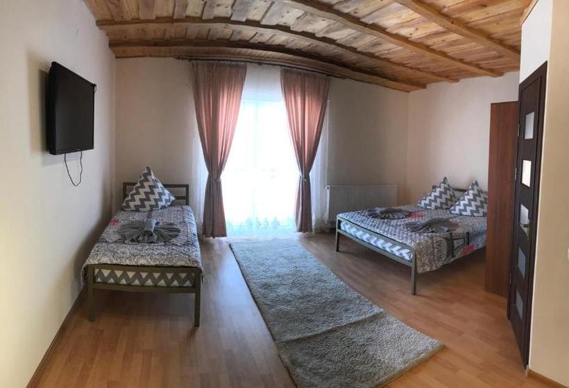 住宿加早餐  лідія