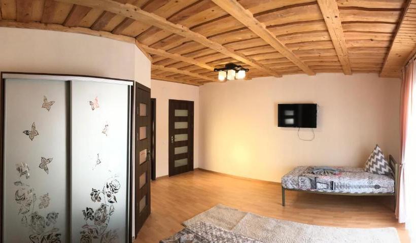 住宿加早餐  лідія