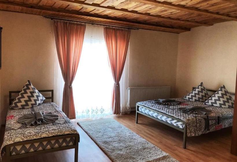 Bed & Breakfast лідія