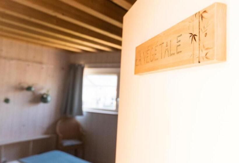 تختخواب و صبحانه Maison D Hôtes La Source Paisible