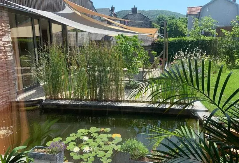 تختخواب و صبحانه Maison D Hôtes La Source Paisible
