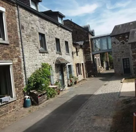 تختخواب و صبحانه Maison D Hôtes La Source Paisible