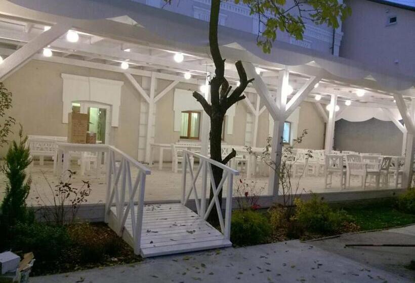 هتل арт готель династія