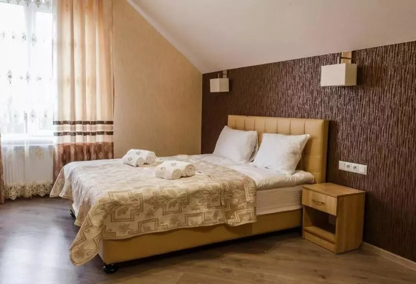 ホテル Hostynnyy Dvir