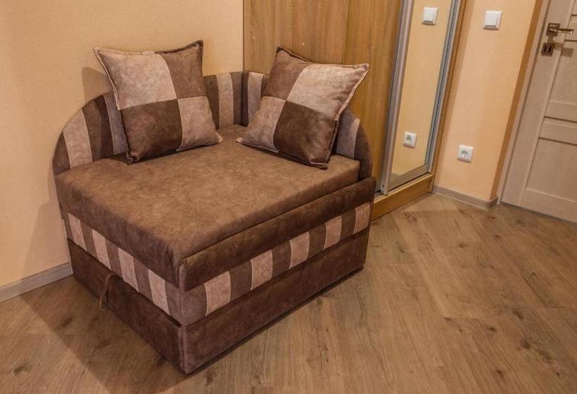 Отель Hostynnyy Dvir