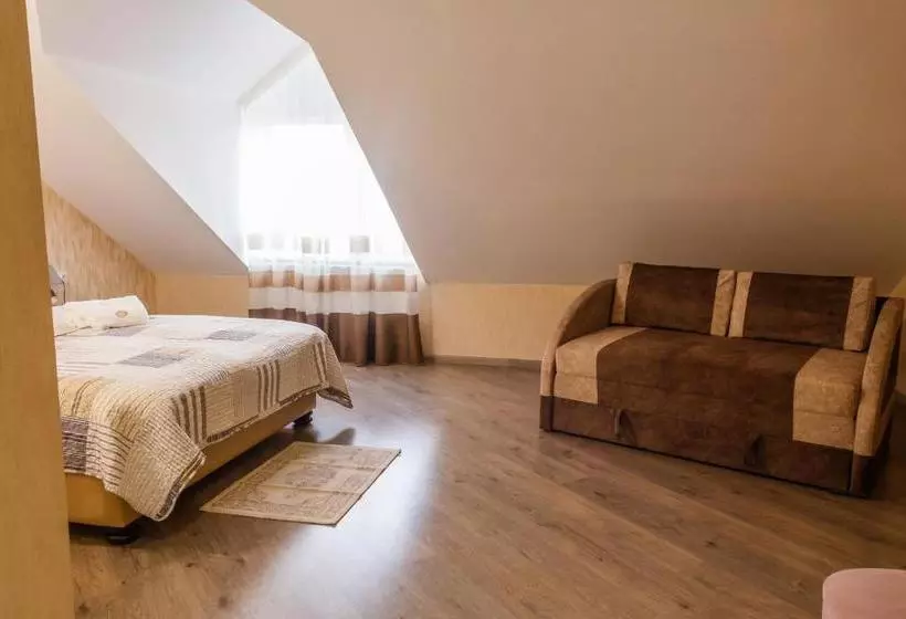 ホテル Hostynnyy Dvir