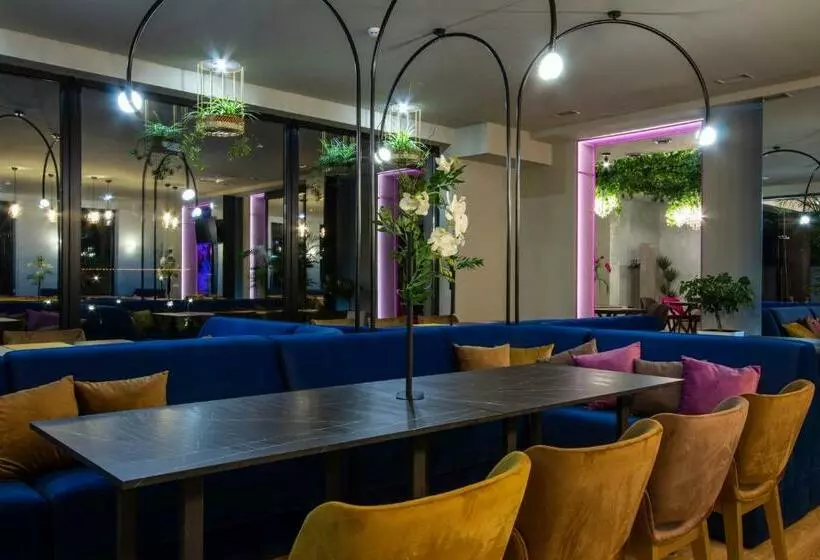 ホテル Hostynnyy Dvir