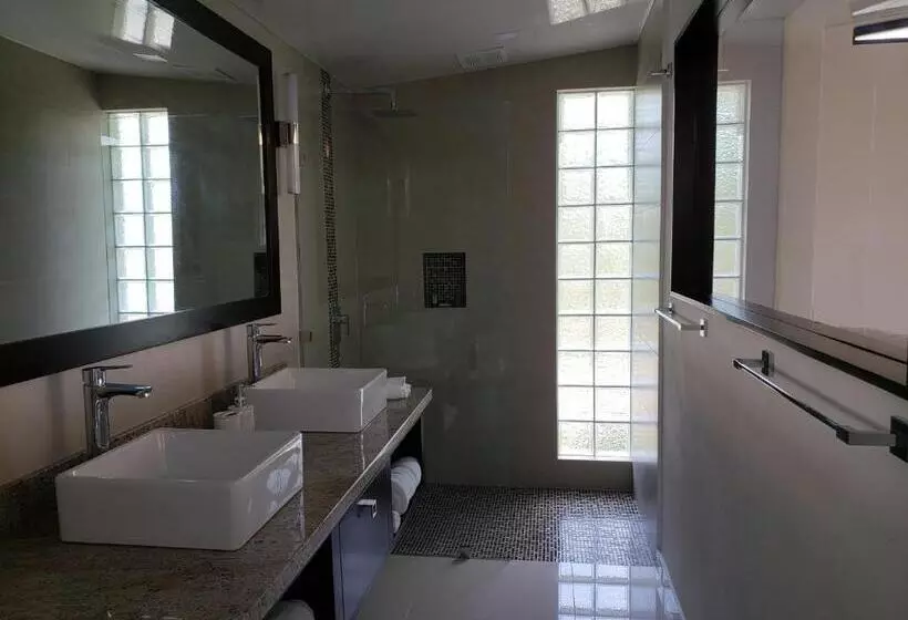 Hotelli Laguna Arenal