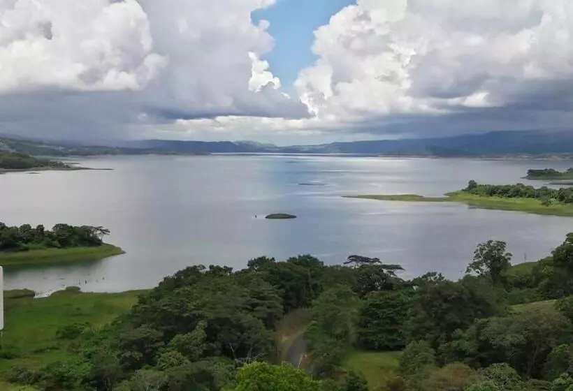 Hotelli Laguna Arenal