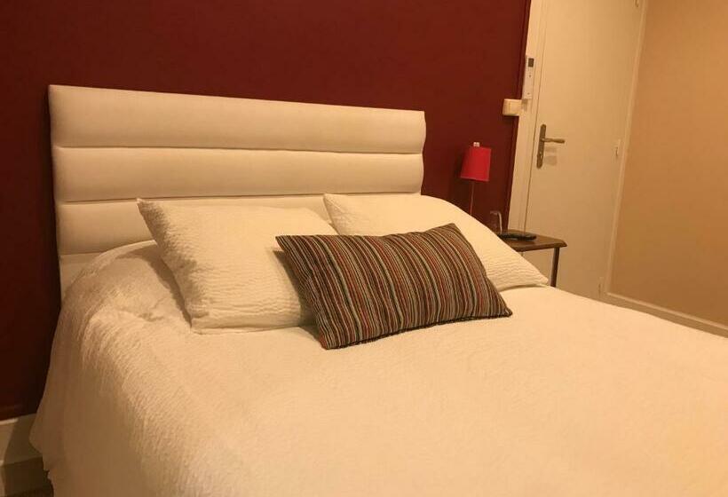 فندق Logis Le Cheval Blanc