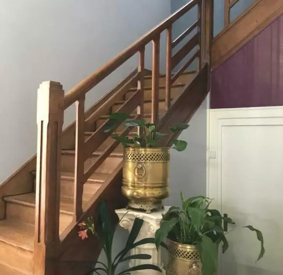 ホテル Logis Le Cheval Blanc