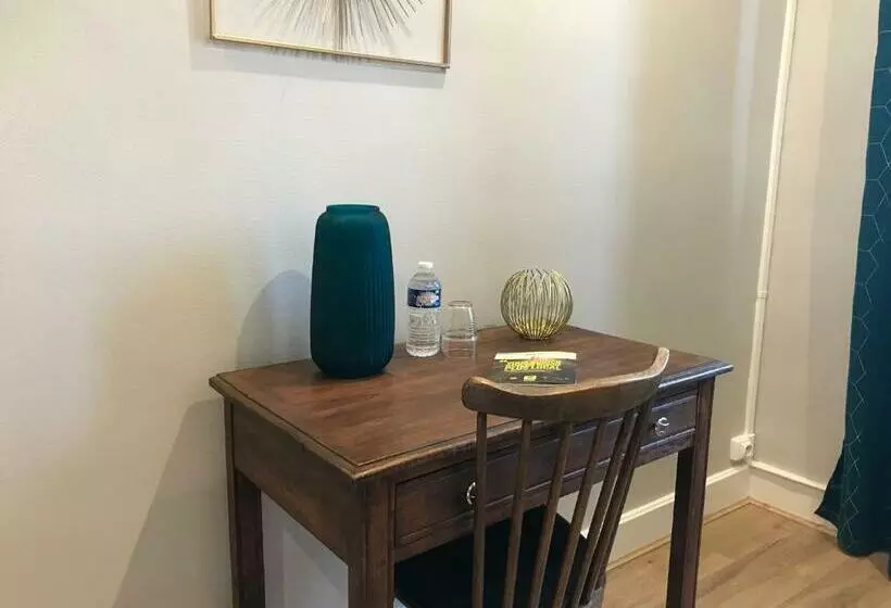 ホテル Logis Le Cheval Blanc