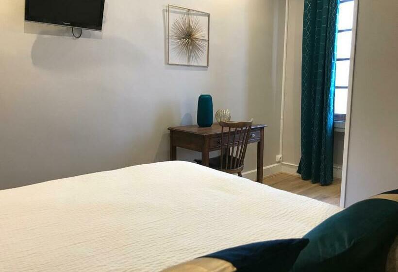 فندق Logis Le Cheval Blanc