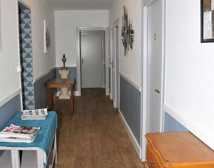 فندق Logis Le Cheval Blanc