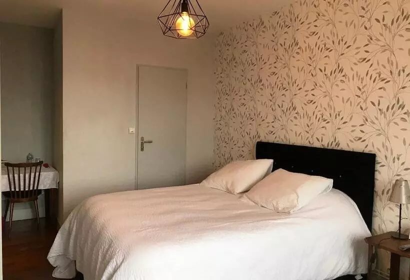 ホテル Logis Le Cheval Blanc