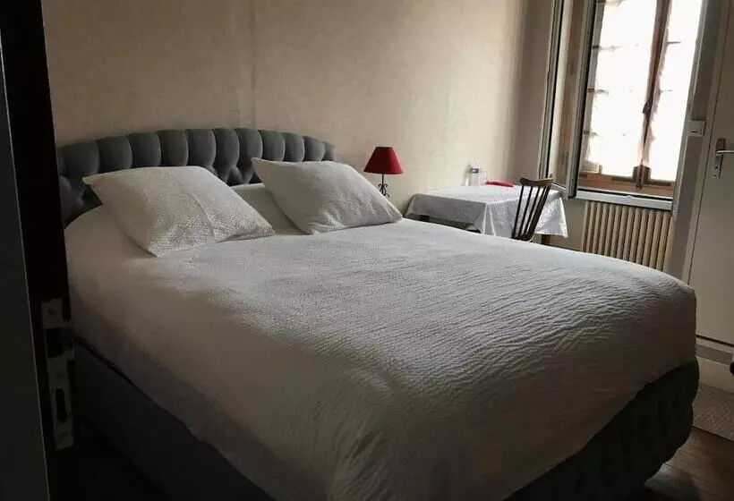 ホテル Logis Le Cheval Blanc