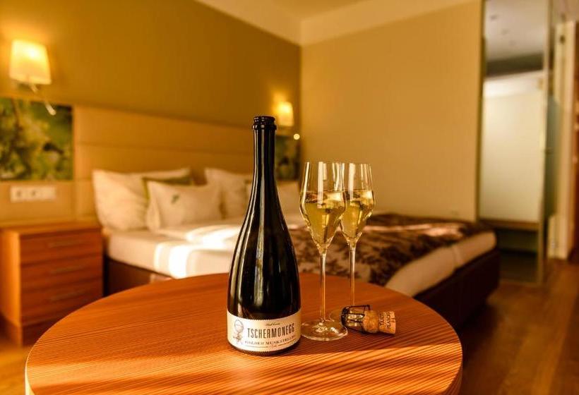 فندق Weingut Tschermonegg