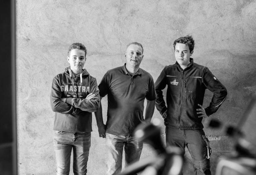 فندق Weingut Tschermonegg