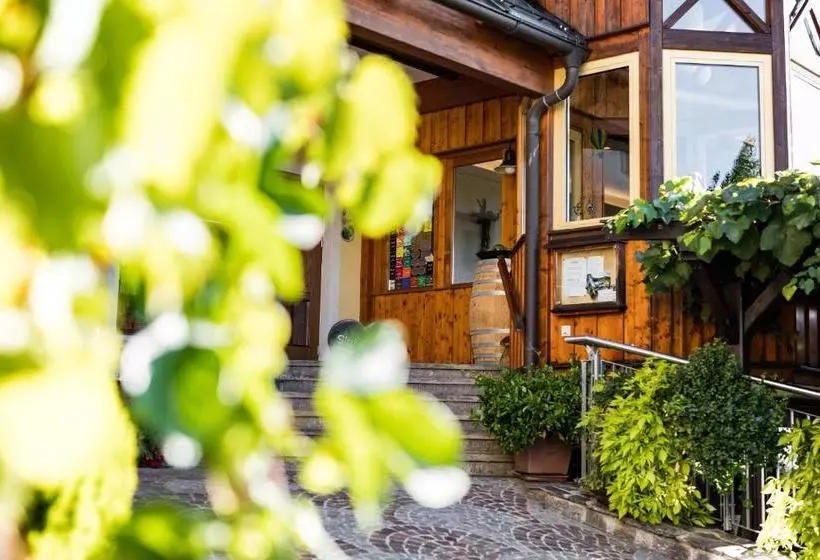 Hotel Weingut Tschermonegg