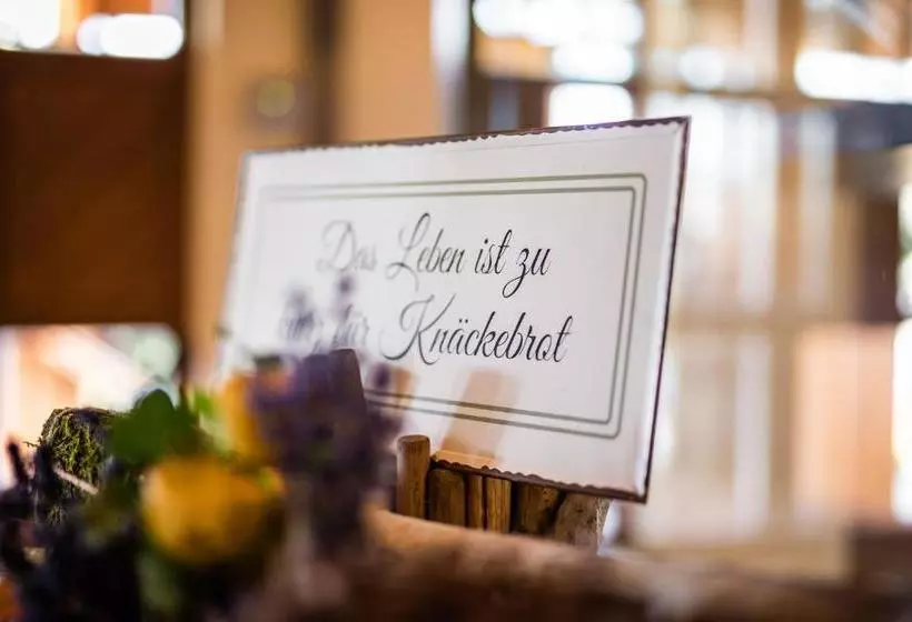 Hotel Weingut Tschermonegg