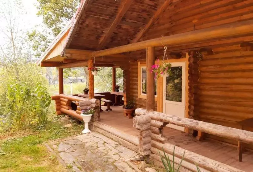 Majatalo садиба у туза