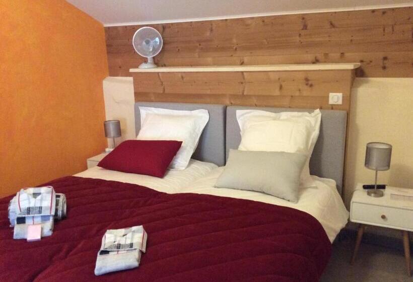 بنسيون Domaine La Fontaine Du Mont