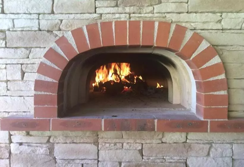 Majatalo Domaine La Fontaine Du Mont