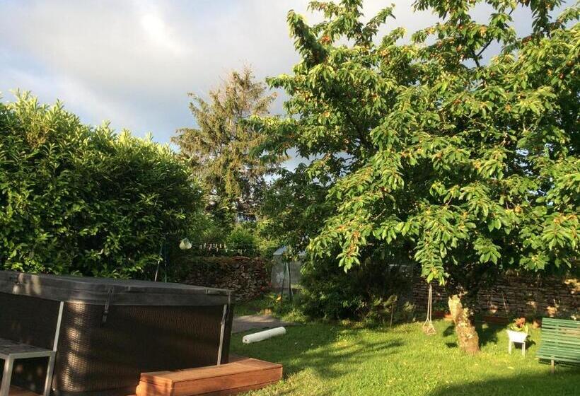 بنسيون Domaine La Fontaine Du Mont