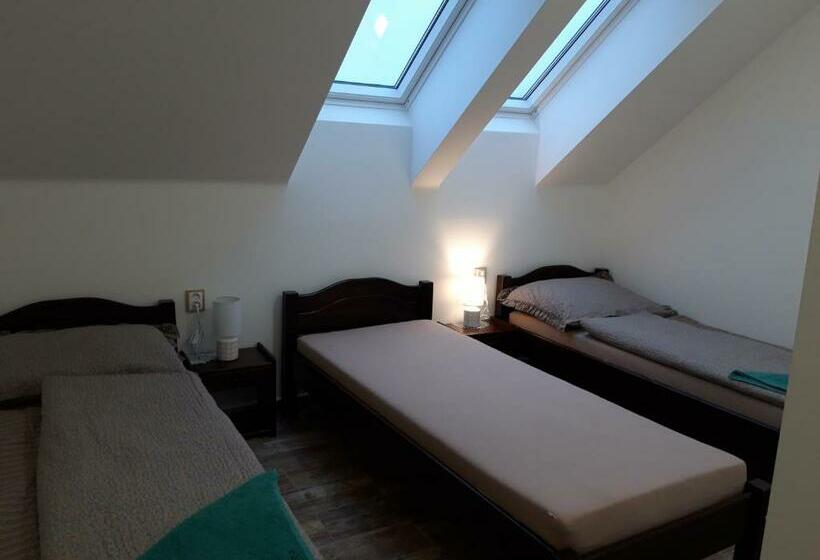 펜션 čičina Tvrdonice Penzion, Restaurace, Vinný Sklep