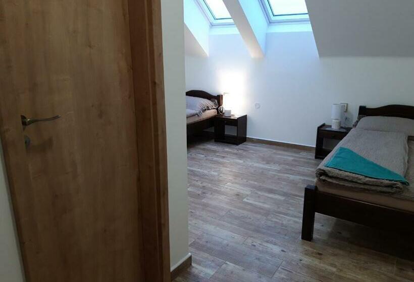 펜션 čičina Tvrdonice Penzion, Restaurace, Vinný Sklep