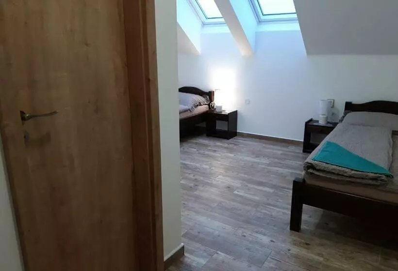 ペンション čičina Tvrdonice Penzion, Restaurace, Vinný Sklep