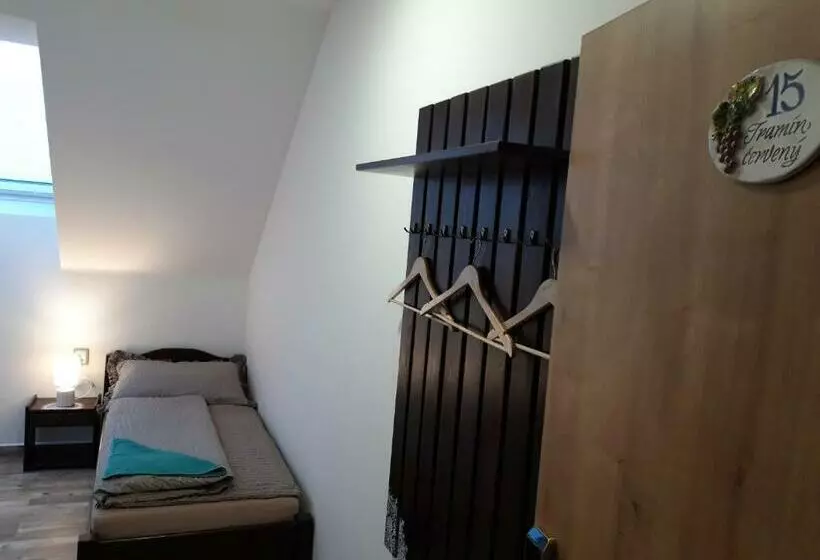 ペンション čičina Tvrdonice Penzion, Restaurace, Vinný Sklep