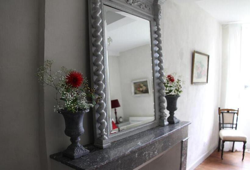 פנסיון Vintage Vert